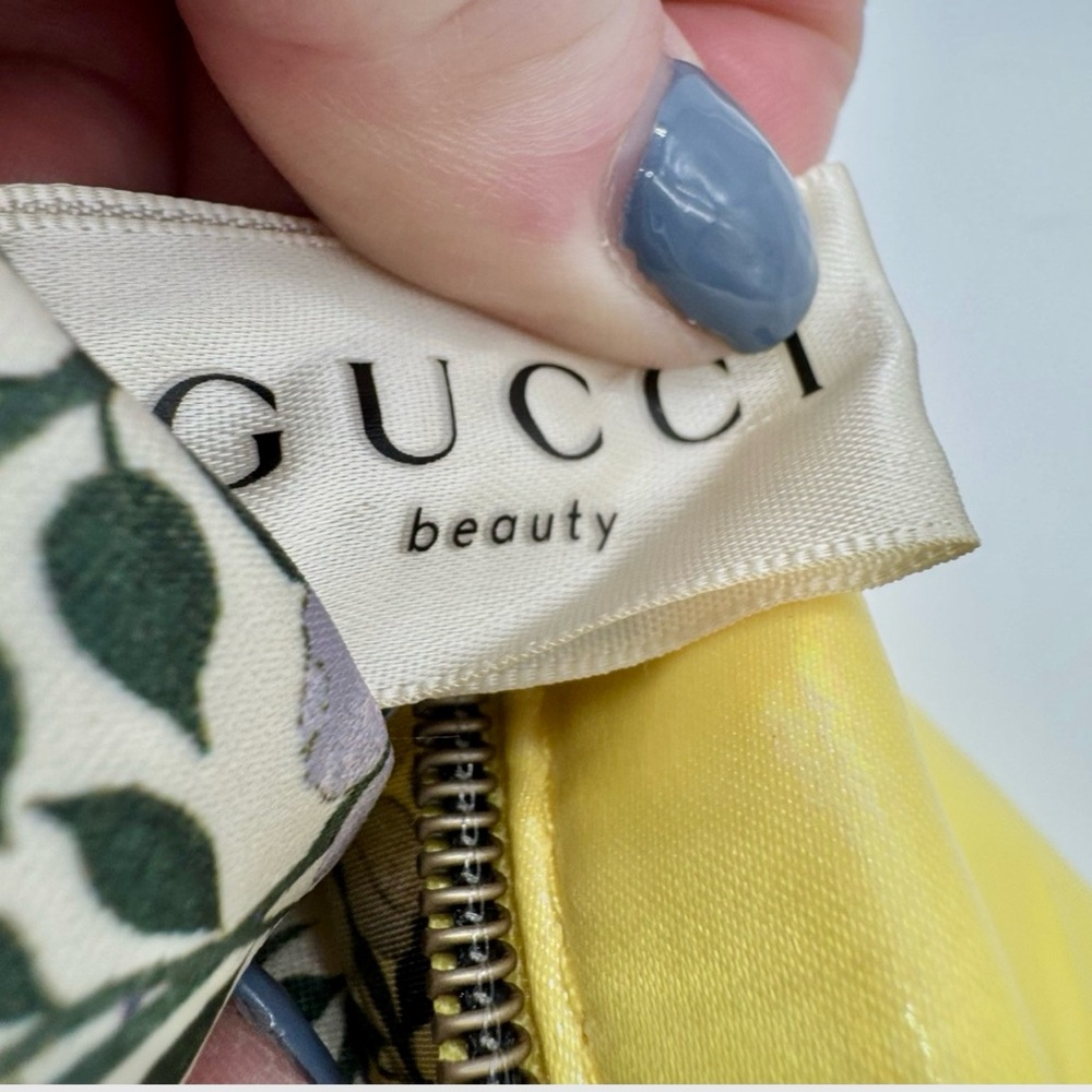 Gucci Flora Vibrant Yellow Makeup Bag Toiletry Pouch GWP - Picture 6 of 12